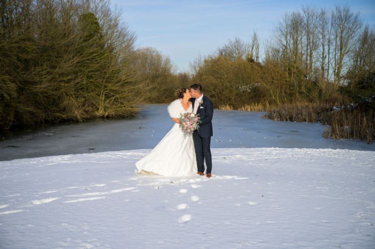 winter wedding at crondon park